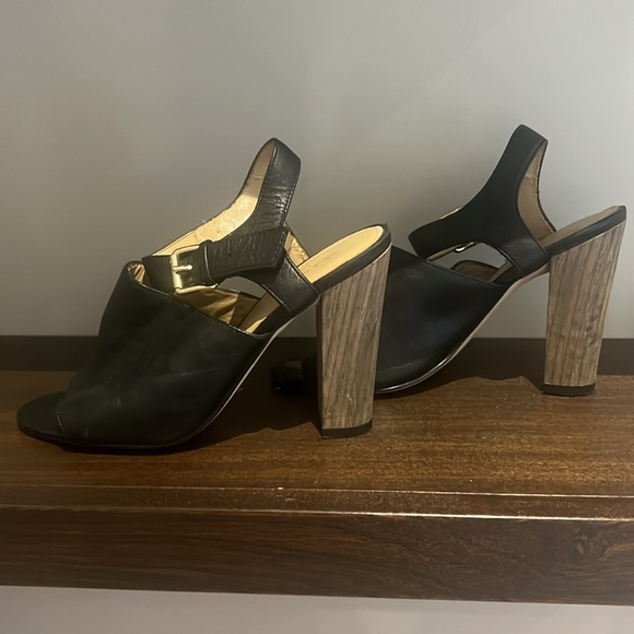 IVANKA TRUMP Leather Sandals - Picture 3 of 6